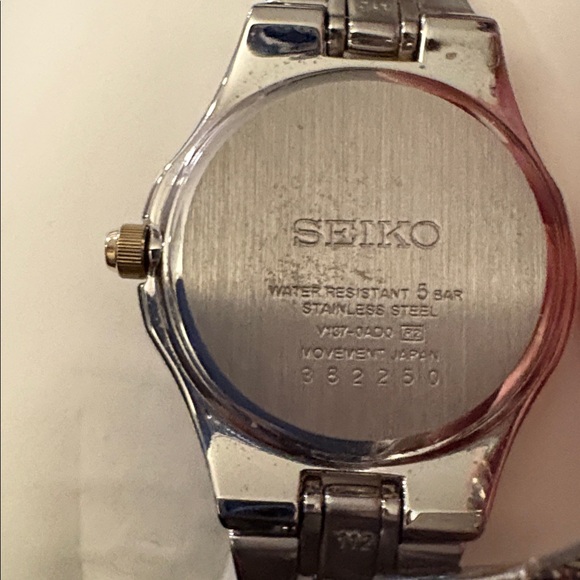 Seiko Women's Silver and Gold Watch - Picture 3 of 4